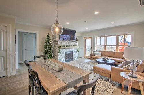 True Upscale Ski In & Out Condo with Pool & Hot Tub True Upscale Ski In & Out Condo with Pool & Hot Tub