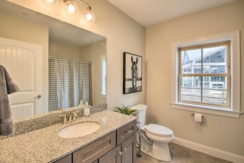 True Upscale Ski In & Out Condo with Pool & Hot Tub True Upscale Ski In & Out Condo with Pool & Hot Tub