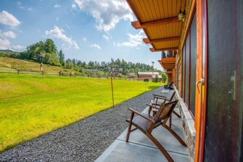 True Upscale Ski In & Out Condo with Pool & Hot Tub True Upscale Ski In & Out Condo with Pool & Hot Tub