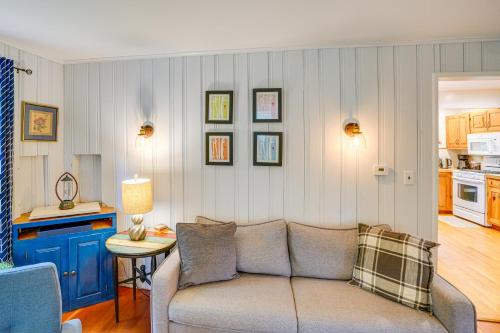 Richmond Cottage with Fire Pit and Furnished Deck! in Richmond, USA