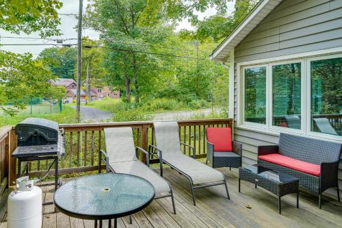 Richmond Cottage with Fire Pit and Furnished Deck! in Richmond, USA