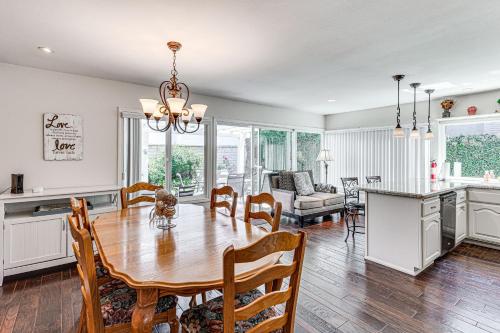 3 Mi to Huntington State Beach Home with Backyard! in Huntington Beach, USA
