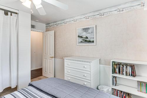 3 Mi to Huntington State Beach Home with Backyard! 3 Mi to Huntington State Beach Home with Backyard!