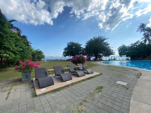 Úszómedence, 170 négyzetméteres, 4 hálószobás Villa 3 fürdőszobával Alitagtag területén (Club Balai Isabel Villa Estalilla ) near Taal Volcano