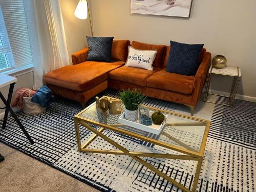 Luxe Central Suburban Retreat Luxe Central Suburban Retreat