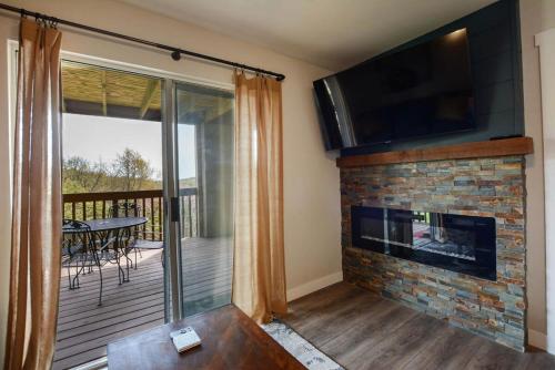 Libby's Perch No Stairs Outdoor Pool