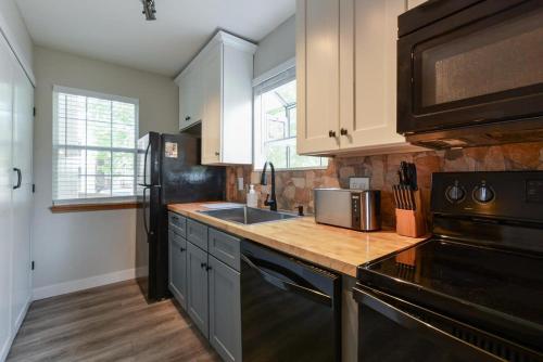 Libby's Perch No Stairs Outdoor Pool