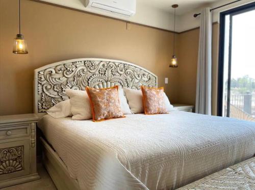 Luxury Getaway: Pool, jacuzzi & private balcony in Rinconada de Los Balcones