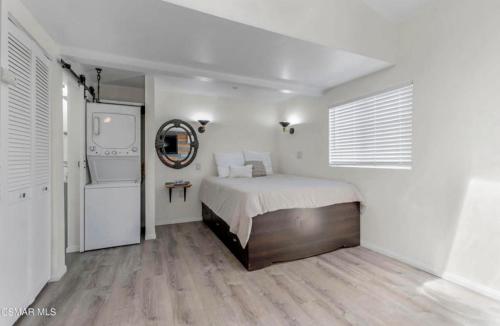 Emeric Ave in Simi Valley