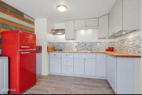 Emeric Ave in Simi Valley