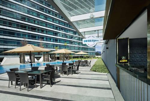 Restaurant, Swissôtel Clark Philippines in Mabalacat