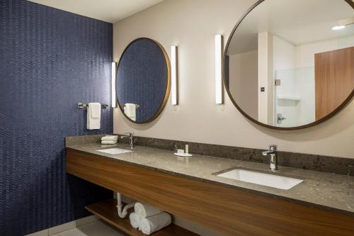 Fairfield Inn & Suites by Marriott Des Moines Downtown - image 8