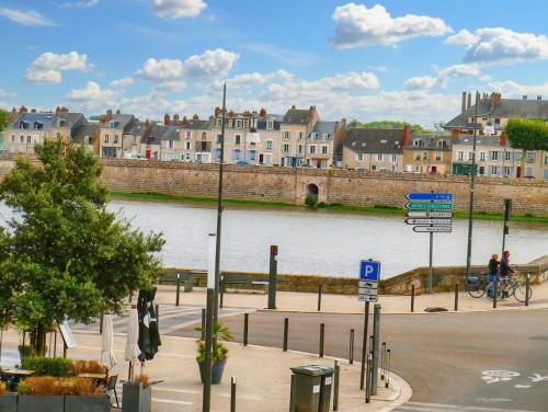 Moderne 60m2 vue sur la Loire hypercentre Moderne 60m2 vue sur la Loire hypercentre