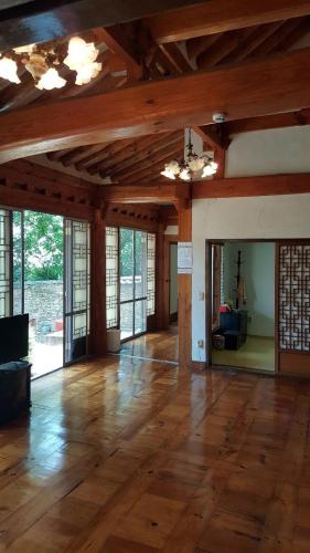 Goseong Choi Pilgan`s Old House in Hail-myeon