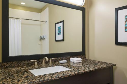 Four Points by Sheraton Williston - image 7
