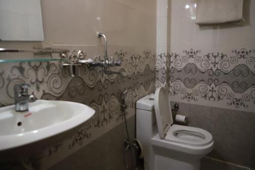 HotelKTM – Kathmandu, OH