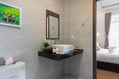 Deluxe Double Room with Balcony | 1 year voucher to freely change your stay date image 2