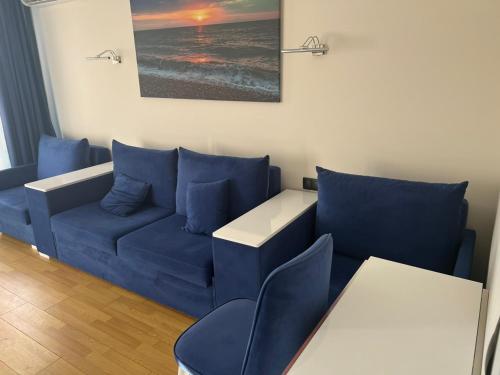 2 king beds, 1 sofa bed