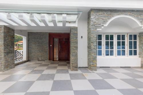 Entrance, Symphony in Pudumund