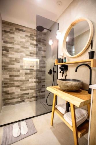 Golden City Center Suites