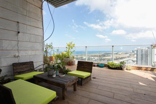Tirat Carmel Penthouse in Mount Carmel