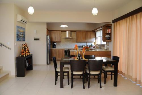 Cơ sở vật chất, Bay Villas in Pissouri