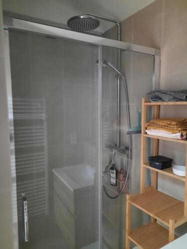 Loft 4-5 personnes à Montmartre - parking privé sur réservation, París (foto 6)