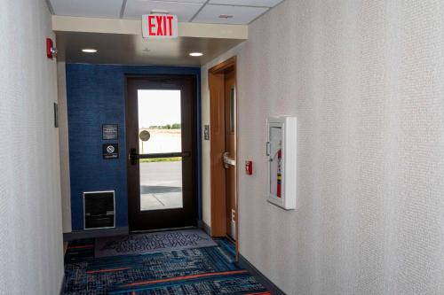 Hampton Inn & Suites Riverton - image 14