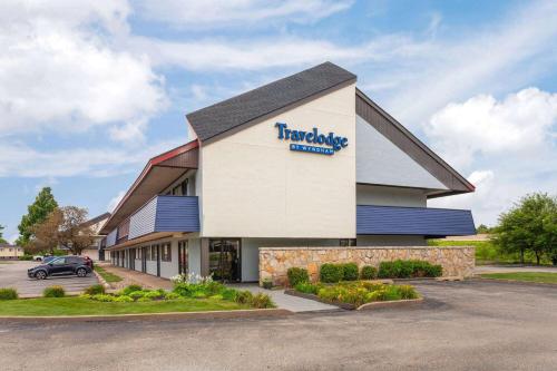 Utvendig, Travelodge by Wyndham Peoria near General Wayne A. Downing–Peoria internasjonale lufthavn