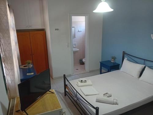 PETROS ROOMS to LET KALOGRIA BEACH