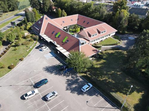 Hotel Black and Green (ex: Hotel du Golf) - image 7