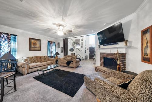 Charming Dallas Retreat Near Top Attractions home in Dallas, USA