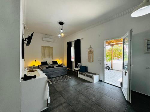 Eris Studios in Milos Island