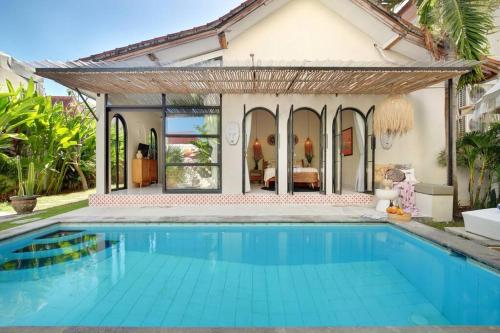 Villa Seminyak 3 Beds with pool, butler & parking M5