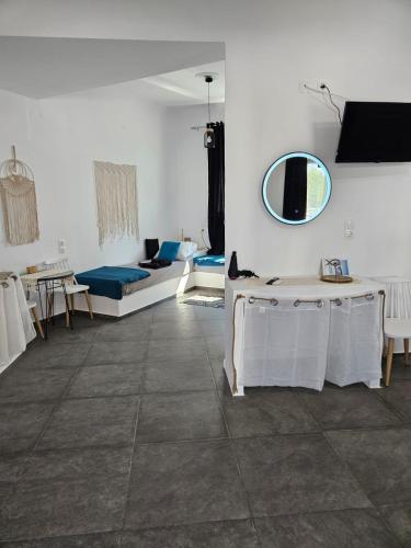 Eris Studios in เกาะมีลอส