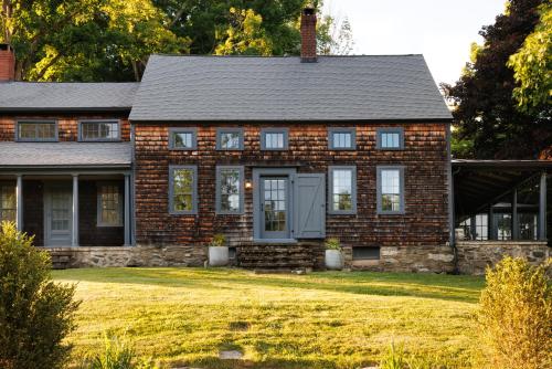 Stylish Rural Sanctuary Perfect for Every Season! in East Chatham, USA