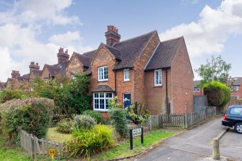 Entire 5 Bed House - Contractors, Family's & More - Free Parking in Hatfield