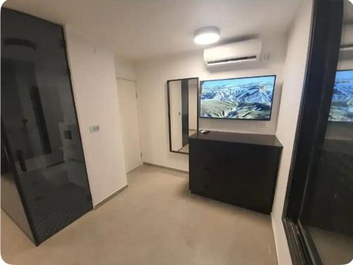 Ryo 11 דירת נופש חדשה על חוף הים נוף לים, Bat Yam (photo 2)