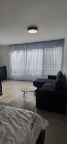 Ryo 11 דירת נופש חדשה על חוף הים נוף לים, Bat Yam (photo 10)