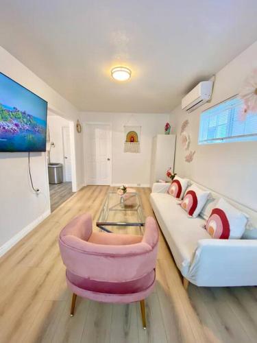 Pink Lovely Guest House 1BR near DTLA in Rosemead, USA