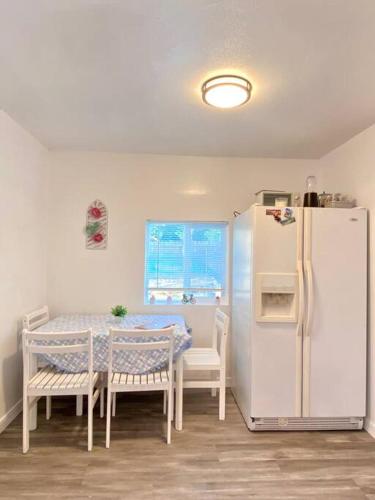 Pink Lovely Guest House 1BR near DTLA in Rosemead, USA