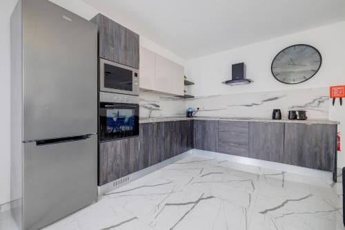 Chic Apartment Stays by Buena Vista 3