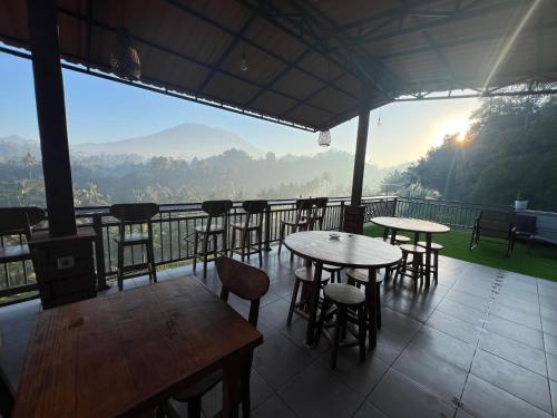 Restaurant, Bisbis House Iseh village in Sidemen