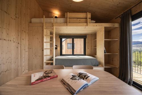 1 queen bed, 2 bunk beds