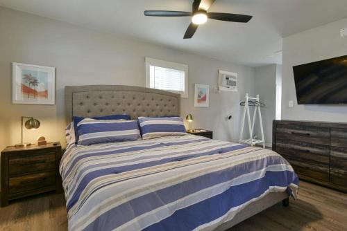 Beach House - Lake Views in Kimberling City, USA