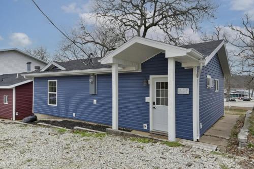 Beach House - Lake Views in Kimberling City, USA