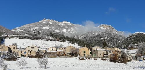 Surrounding environment, Maison de village aux portes du Vercors in Romeyer