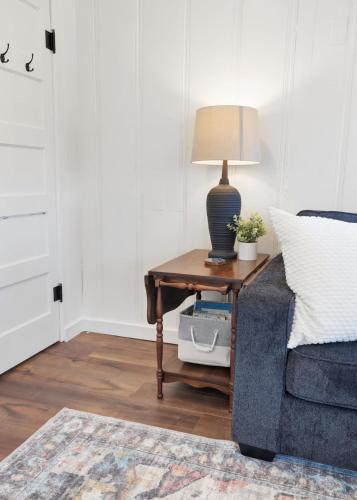 Adorable Lakefront Cottage - Rockaway Beach in Rockaway Beach, USA