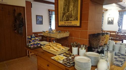 طعام و مشروبات, Penzion U Karabiny in Adrspach