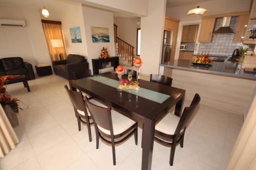 Bay Villas - image 4